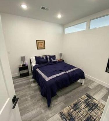 Stylish Apt\Sleeps 3\1717 Apt 5
