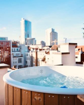 Luxury 200sqm appartment / hot tub / sauna