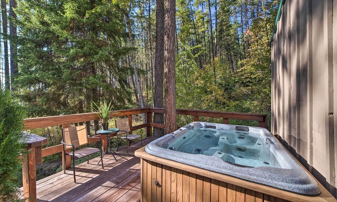 Whitefish House | Top-Rated Cabin with Spa, Fireplace & Pet-Friendly Amenities