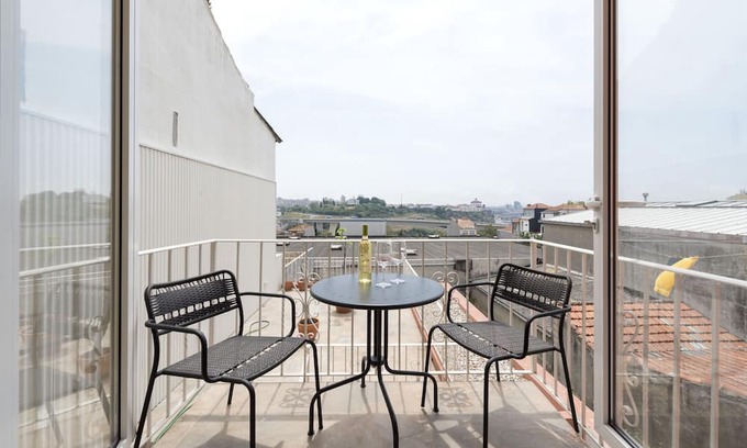 Bonfim Apartment | São Vitor Balcony Apartment (N75)