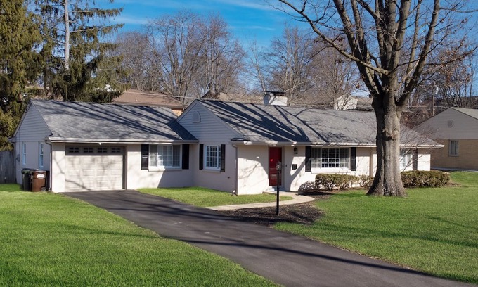 Kettering House | Inviting 3BR House Near Downtown Dayton - Pet-Friendly Stay!