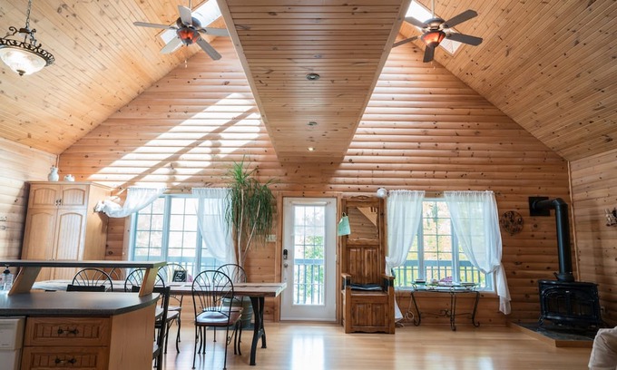 Blue Sea Cottage | Pet Friendly Waterfront Cottage with Hot Tub & Sauna