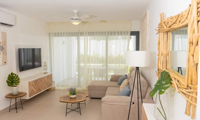 El Cortecito Apartment | Cozy 2 BR Apartment Steps from the Ocean with Pool Access