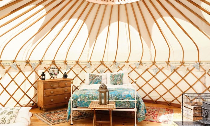 Lanteglos Cabin | Yurts Cornwall - Tremeer Farm