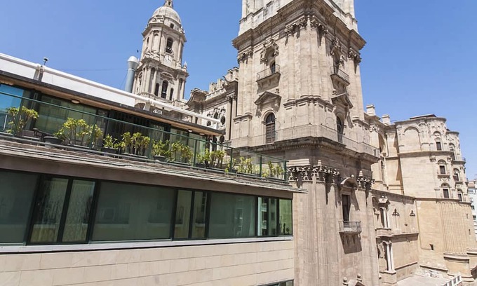 Centro Apartment | Family-Friendly Apartment in Málaga with Kitchen Access