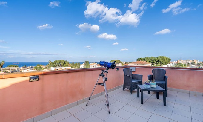 Tiche Apartment | Sea View Apartment 'Appartamento A Ficu Pala Siracusa' with Wi-Fi