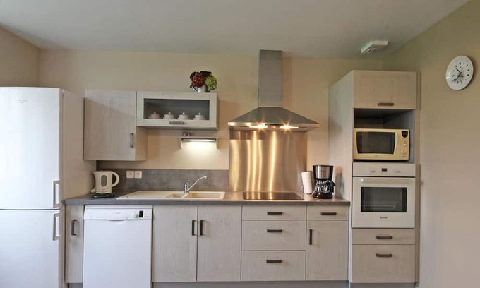 Le Pin-la-Garenne Cottage | Gite Le Pin-la-Garenne, 2 bedrooms, 4 persons