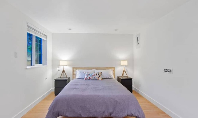 Grandview-Woodland Apartment | Serene Studio Escape with Private Entrance & Family Amenities