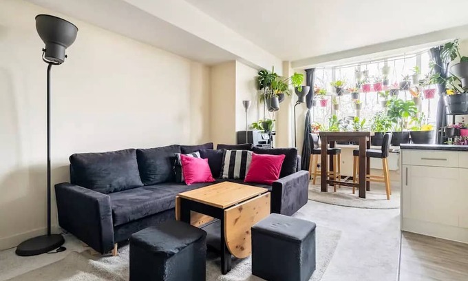 Holborn and Covent Garden Apartment | Central 1-Bedroom Apartment overlooking Gardens