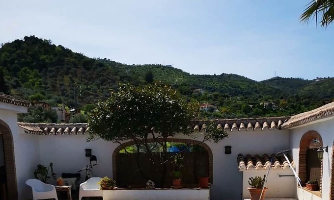 Guaro House | Relaxing Retreat "Ana Maria" with Mountain View & Pool