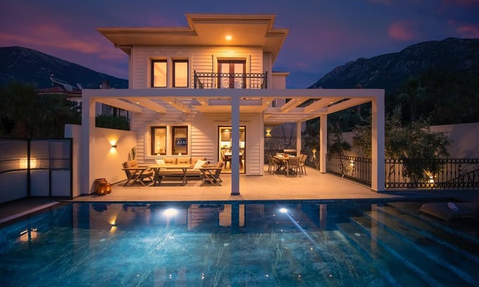 Hisaronu Villa | Private Villa with Pool, Garden & Jacuzzi for Family Fun
