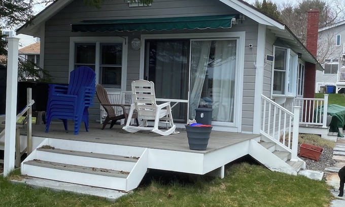 Moultonborough Cottage | Quaint Lake Front Cottage with Spa & Hot Tub Access