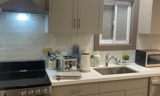 Port Dalhousie Apartment | Idyllic Apartment in Port Dalhousie Near Beach and Dining