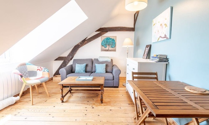 Amboise Apartment | Stay Near Château d'Amboise with Family-Friendly Amenities