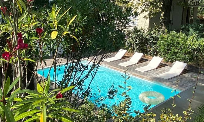 Neuilly-sur-Seine House | Villa Piscine aux Abatilles sleeps 8 near Arbousiers beach