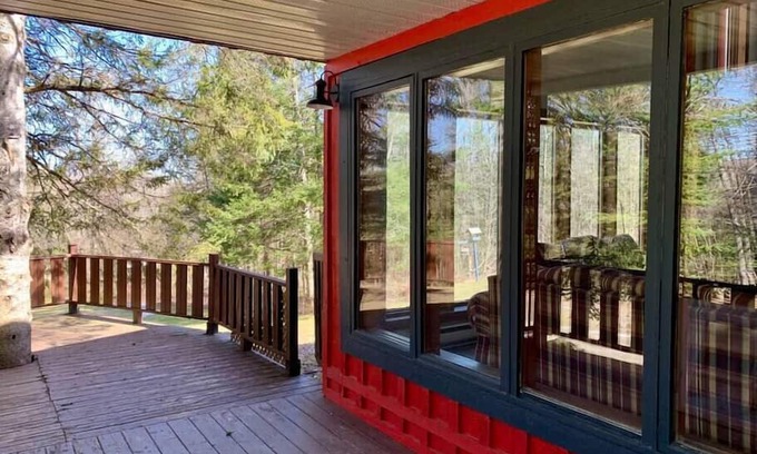 Saint-Etienne-De-Bolto Ski Chalet | The Natura Eastman -20 people with spa-4 acres