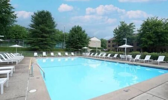 Monroeville Apartment | Charming Private Getaway with Full Kitchen Amenities