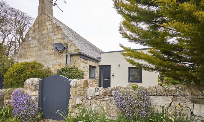 Woodhorn House | Experience The Lodge: Pet-Friendly & Family-Approved Stay