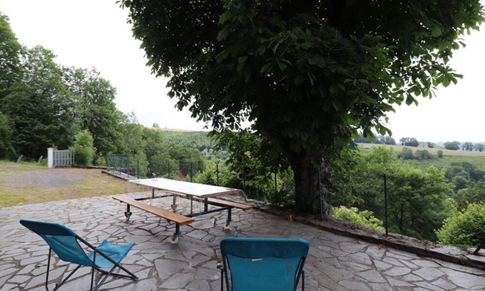 Polminhac Cottage | Cozy Gite Polminhac: Perfect for Families and Pets