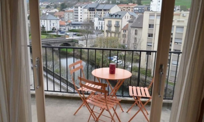 Aurillac Apartment | Comfortable Apartment Aurillac with Kitchen & Family Amenities