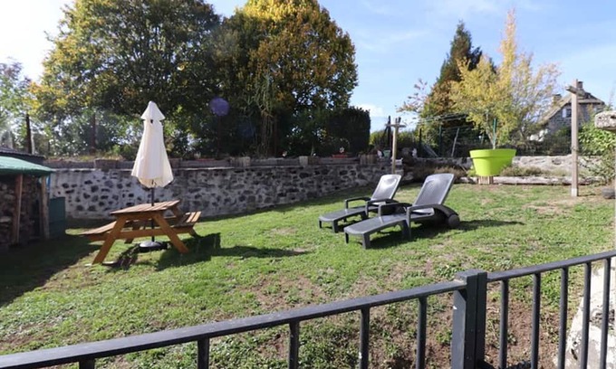 Pailherols Cottage | Cozy Gite Pailherols: Family-Friendly Retreat for 6