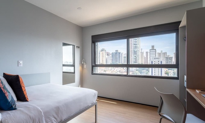 Perdizes House | Studio w/ workspace next to Allianz Parque and PUC
