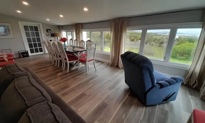 Cap Le Moine House | Beautiful Sunset Views in a Dog-Friendly Renovated Home