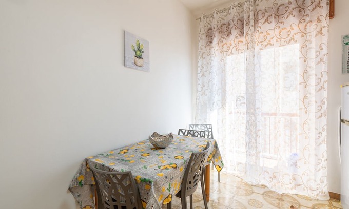 Partanna Apartment | Holiday Apartment 'Casa Mazzini' with Balcony