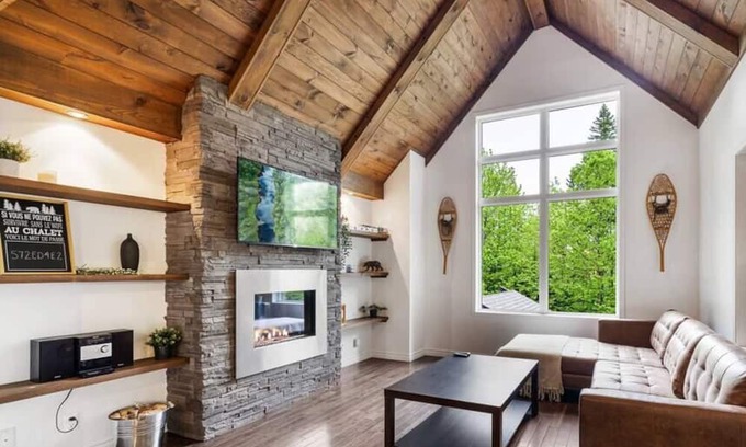 Petite-Riviere-Saint-Francois Ski Chalet | Cozy Retreat at The Bear of Charlevoix with Hot Tub & Kitchen
