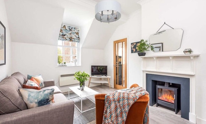York Apartment | Exceptional Feversham House: Family-Friendly Retreat Awaits