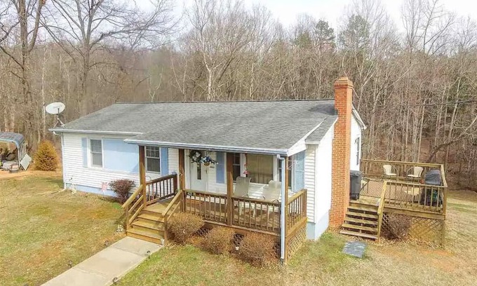 Afton House | Charming Wine Cottage on Nelson's Scenic 151 Trail