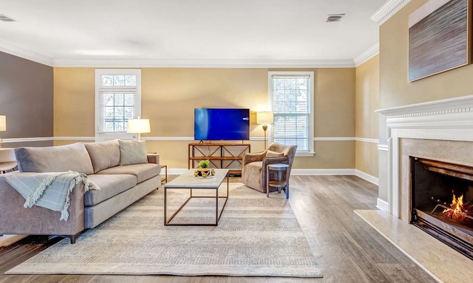 Green Hills Apartment | Modern Apartment in Prime Location with Family-Friendly Features