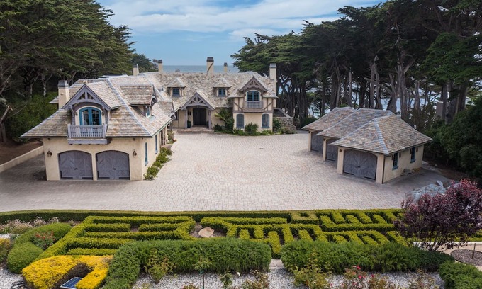 Carmel Highlands Villa | Elegant Villa in Monterey: Family-Friendly & Highly Rated
