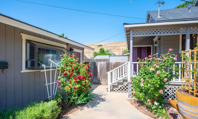 San Miguel House | Pet-Friendly Littlefield Bungalow Suite with Kitchen Access