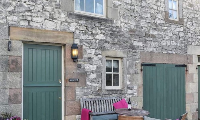 Alsop en le Dale Cottage | Inviting Church Farm Holiday Cottages - Winnets Cottage Stay