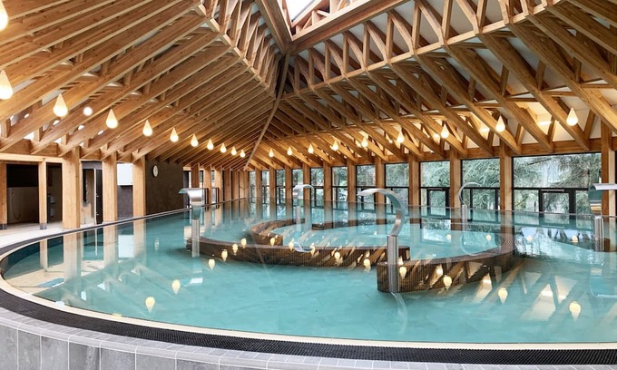 Vals-les-Bains Bed & Breakfast | Scenic Room with Pool Near Gorges de l'Ardèche and Spa