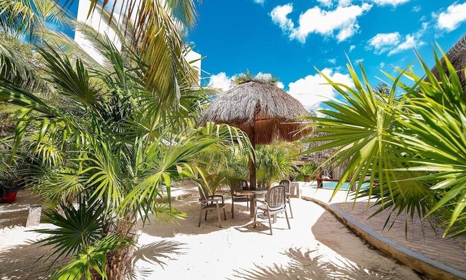 Progreso Municipality Apartment | Very chic 3BR Condo, tons of amenities, 1 block fr