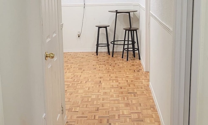 Lisgar House | Cozy 2-Bed Apartment with Kitchen & Spa Amenities