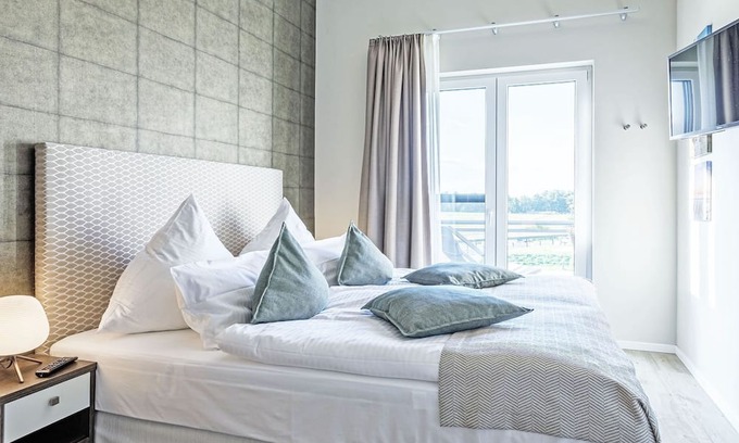 Ostseebad Wustrow Apartment | Two water - naval school Ostseebad Wustrow - anchorage