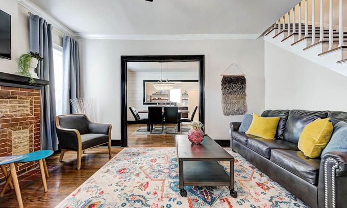 Lincoln Terrace House | Discover Howes Capitol: Pet-Friendly Near OU Med & Bricktown