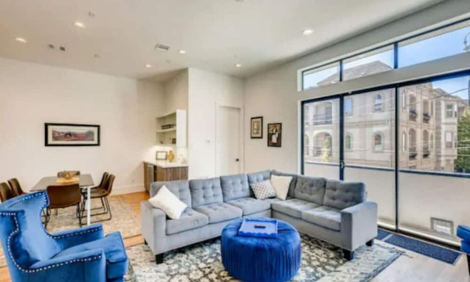 Neartown House | Ideal Group Retreat: Two 4-Story Homes Near Downtown