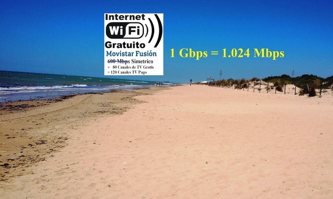 Chipiona House | Corner semi-detached house on the beachfront