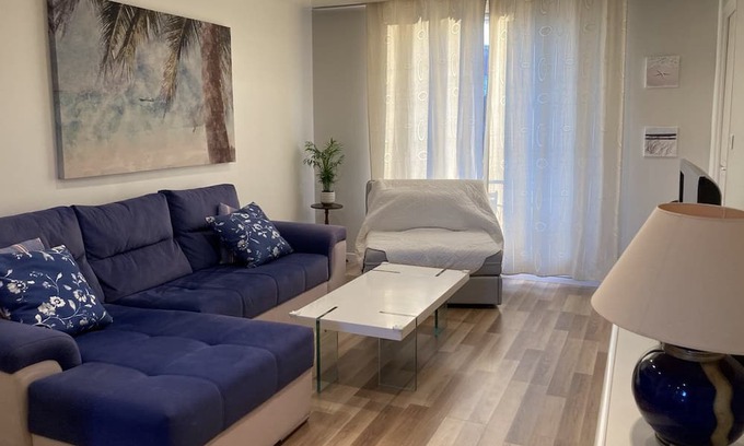 La Seyne-sur-Mer Apartment | Cozy T3 Apartment Steps from Sablettes Beach with Ocean View