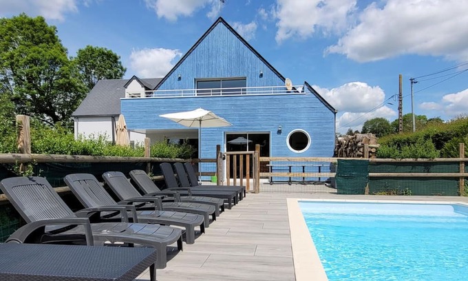 Marcey-les-Greves Cottage | Gite Marcey-les-Grèves: Family-Friendly Retreat with Pool