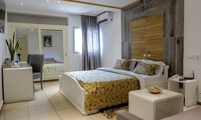Marcory Hotel | Discover Miliet Hotel: Family-Friendly with On-Site Dining