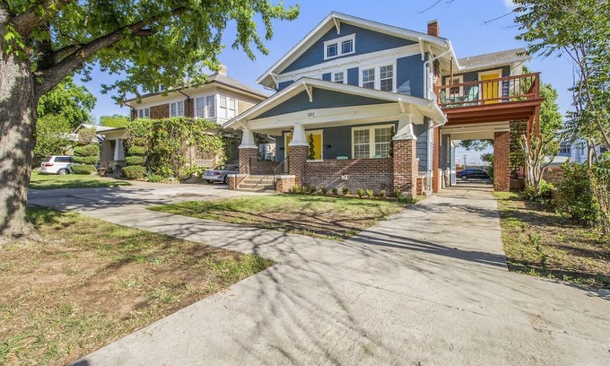 Central Oklahoma City House | Beachy3 Retreat: Family-Friendly Units Near Uptown & Dining