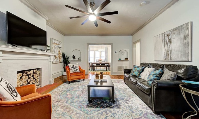 Lincoln Terrace House | Premier Lincoln Lodge: Ideal for Families & Pet Lovers