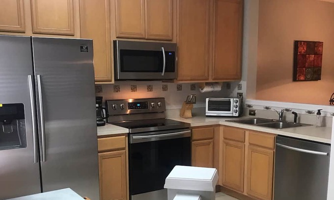 Lake Mary House | 2 Bedroom 2.5 Bath Townhouse in the Orlando Area