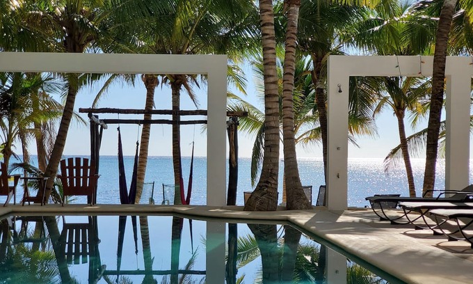 Soliman Bay Villa | SALE PRICING: BEACHFRONT VILLA ON WHITE SAND AND CHEF SERVICE AVAILABLE