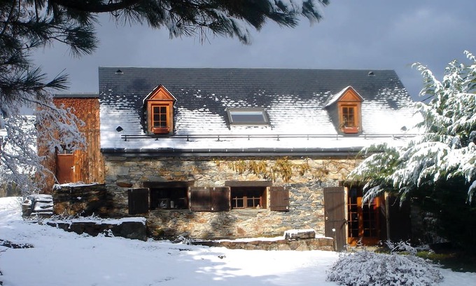 Gouaux-de-Luchon Ski Chalet | CHARMING CHALET, CLASS 3 *, LARGE GARDEN FENCING 10 MIN FROM LUCHON